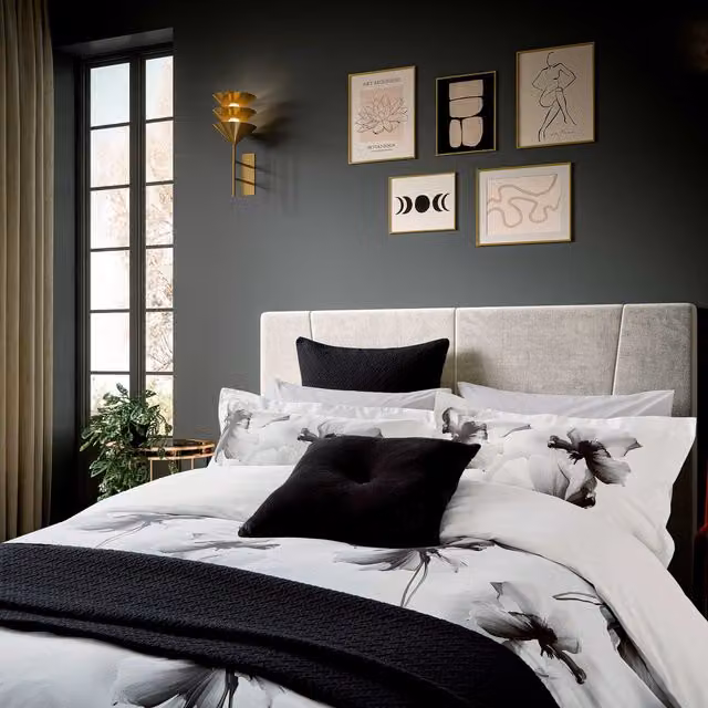 Ted Baker Amund Floral Cotton Sateen Duvet Cover and Pillowcase Set in White and Black, W: 140 cm, L: 200 cm