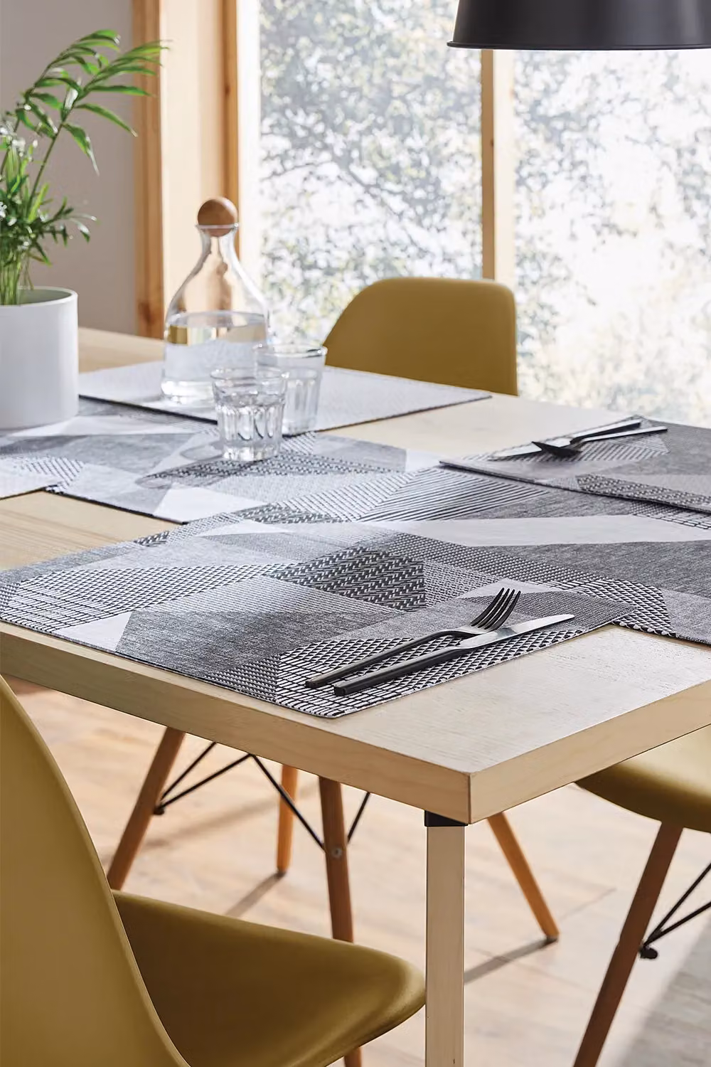Catherine Lansfield Larsson Geo Wipe Clean Placemats, Grey, Pack of 2 – 2