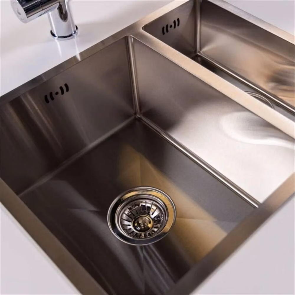 PAWNORA Brushed Stainless Steel 1.5 Bowl Kitchen Sink in Silver, W/D/H: 55.5 x 44 x 19.98 cm – 3