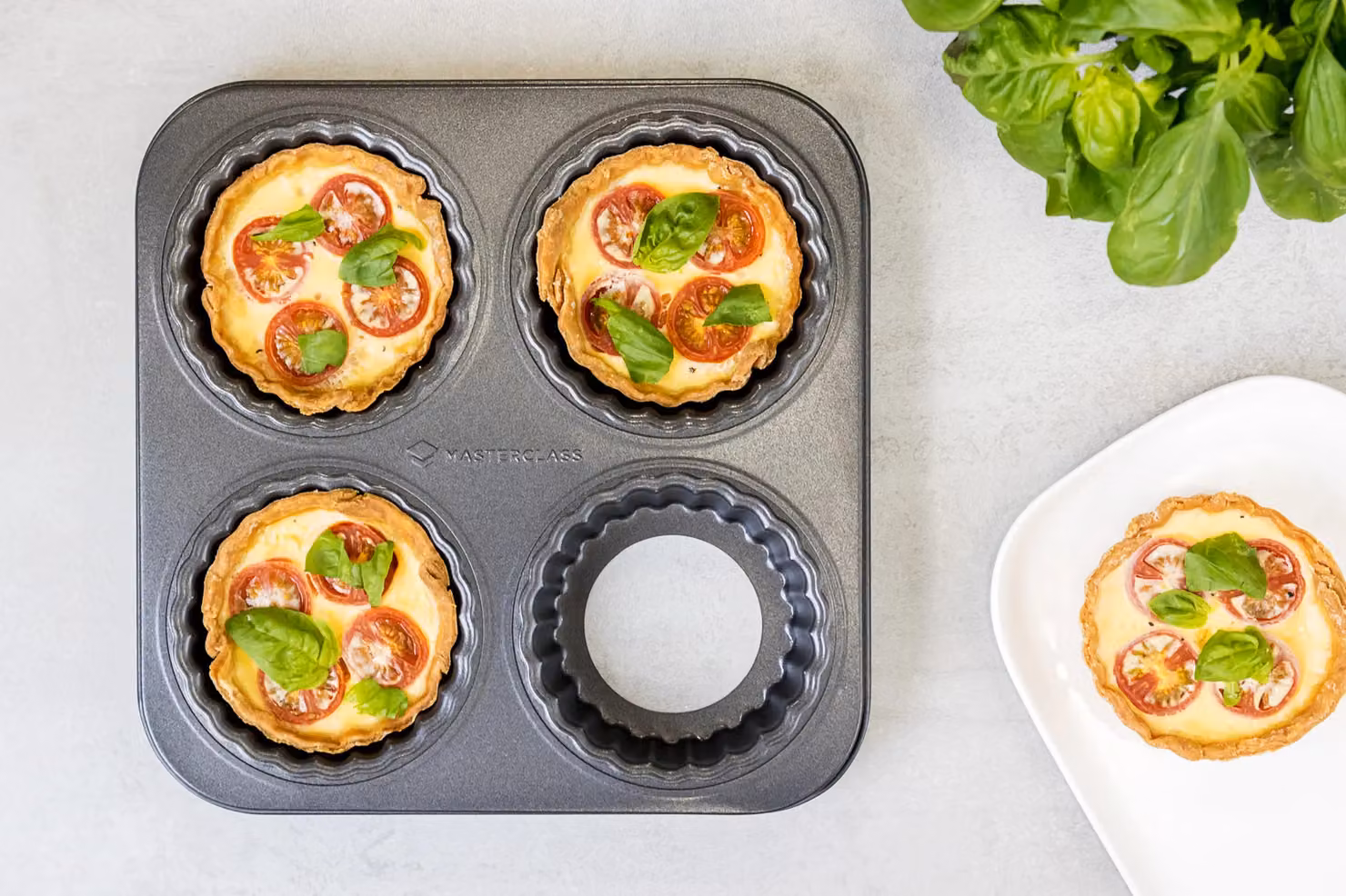 MasterClass Non-Stick Loose Base Fluted Tart Tin, 26cm, Black – 5