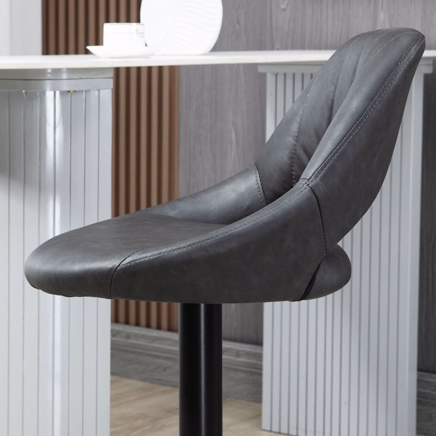 HOMCOM Set of 2 Adjustable Swivel Bar Stools in Grey and Black Synthetic Leather – 7