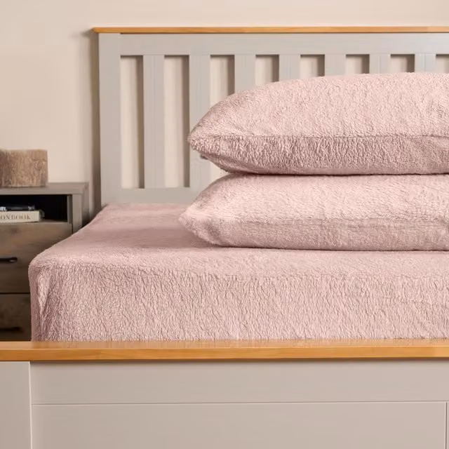 Brentfords Pack of 2 Teddy Fleece Pillowcases in Pink, W: 50 cm x H: 75 cm