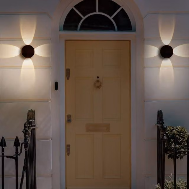 Wyld and Coco 2-Pack Modern Round LED Outdoor Wall Lamps in Black Aluminium and Glass – 1