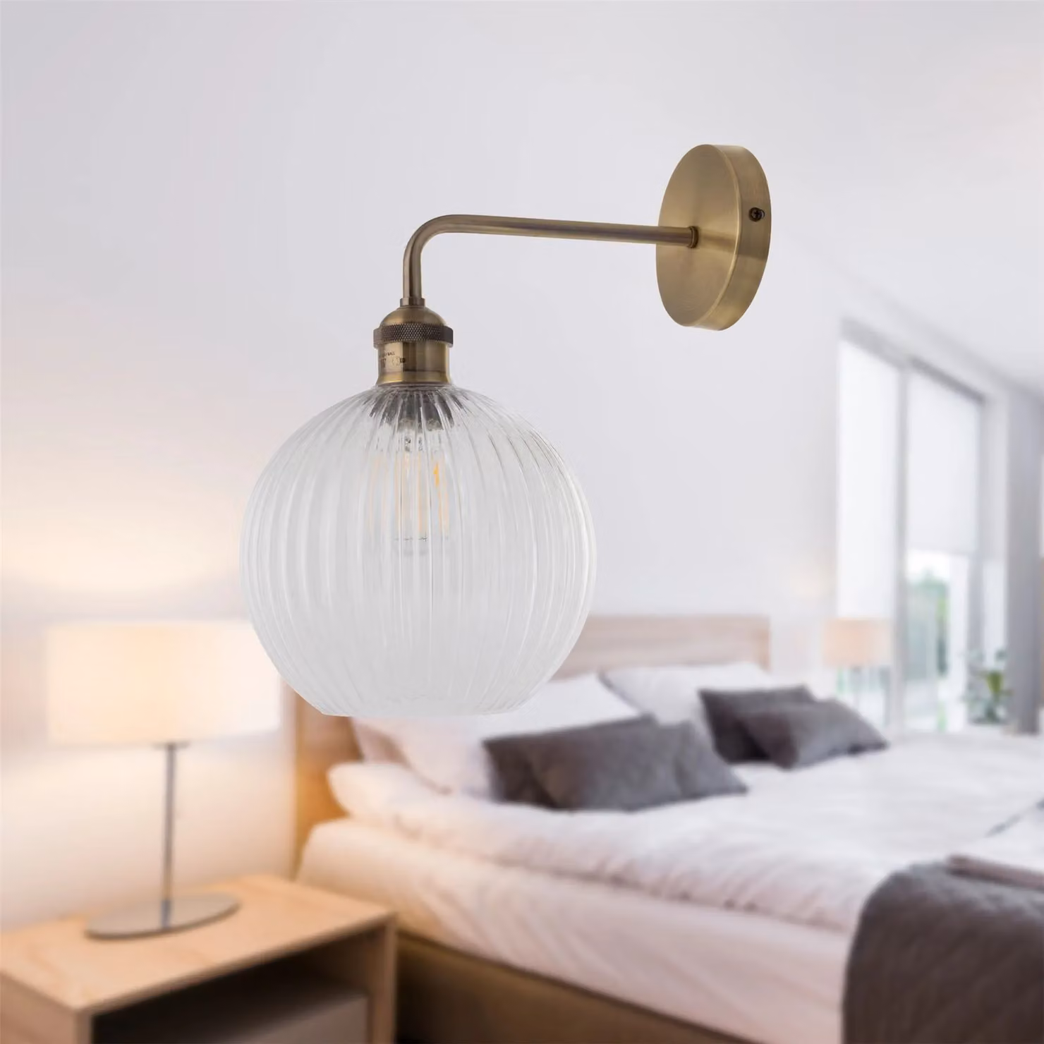 First Choice Lighting Isaac Set of 2 Wall Lights in Gold and Brass with Transparent Glass Shades – 3