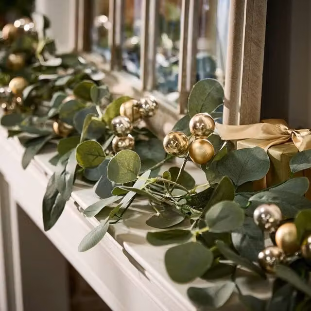 Dibor Eucalyptus Sparkle Christmas Table Decor Garland in Green and Multicolour, 2m