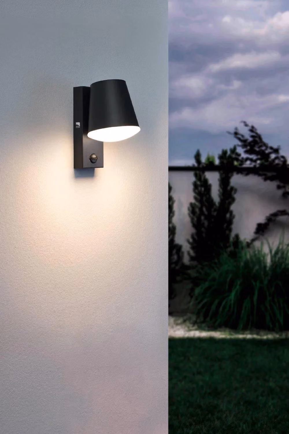 Eglo Caldiero Modern Metal Outdoor Wall Light with Motion Sensor, IP44, Grey – 6