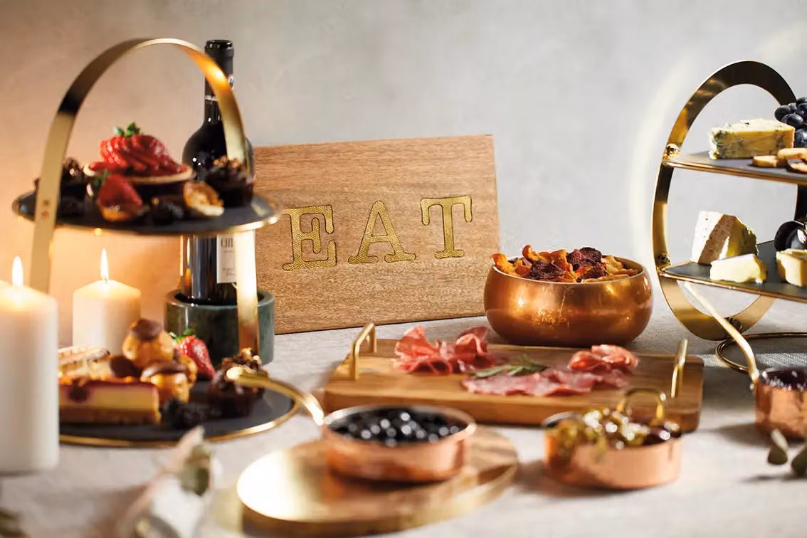 Artesa Mango Wood Cheese and Antipasti Serving Board in Brown, W: 38 cm, D: 20.5 cm – 6