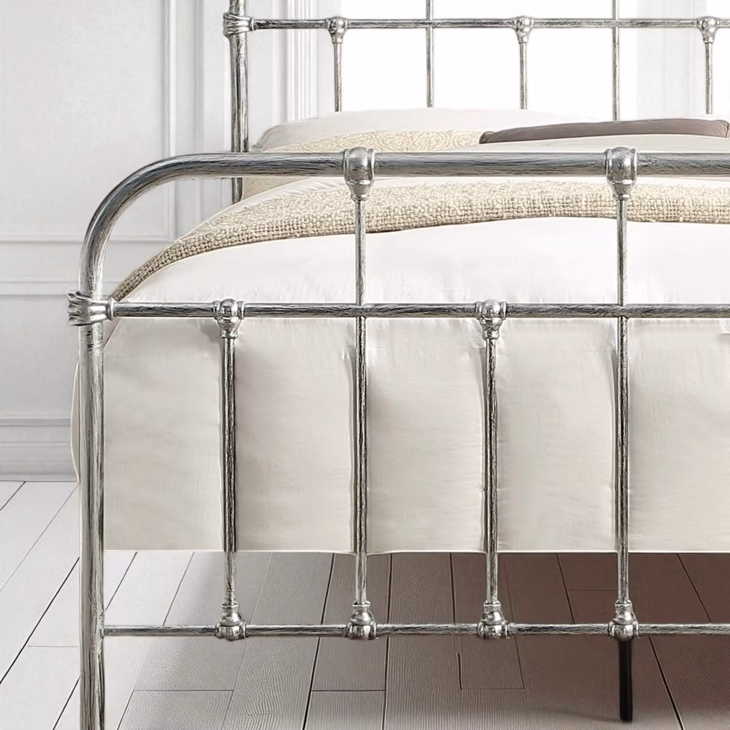 OAT Home Camden Victorian Vintage Metal Bed Frame in Silver, W/D/H: 180 x 150 x 120 cm – 2