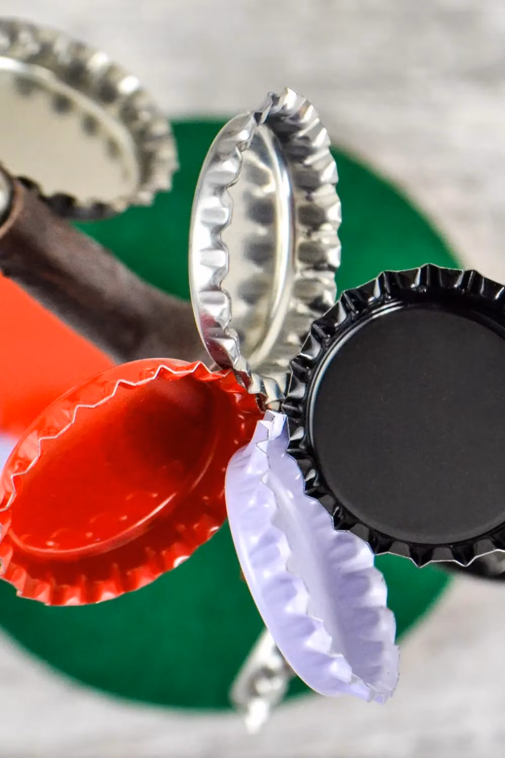 Funtime Gifts Magnetic Beer Bottle Cap Tree in Multicolour – 3
