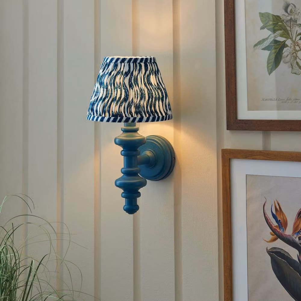 Netlighting Carnaby Blue Wall Light with Blue Fabric Ripple Shade and B22 Fitting, Diameter: 20 cm – 2