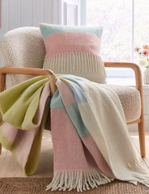 Land & Shore Multicolour Striped Woven Fluffy Polyester Throw with Fringes