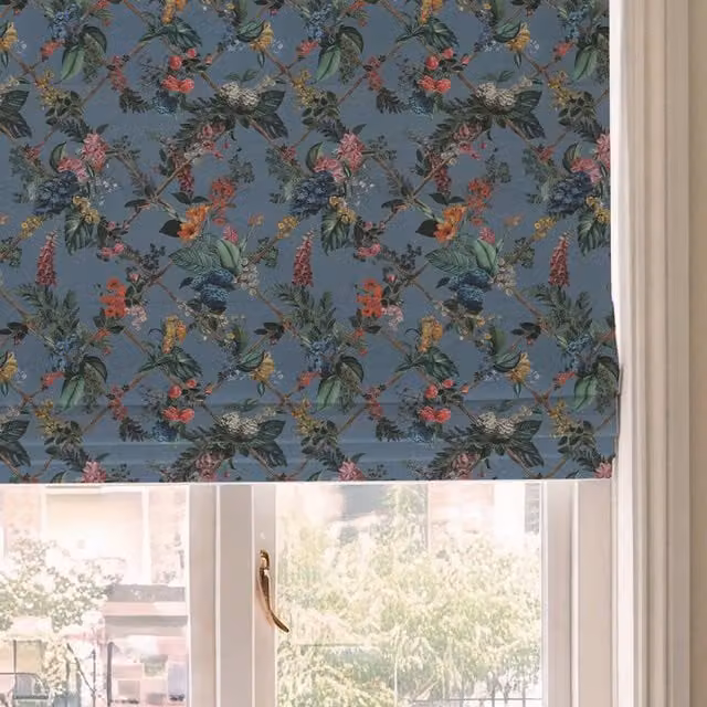 House Llewelyn-Bowen Cotswold Fantasia Printed Made To Measure Roman Blind in Cornflower Blue