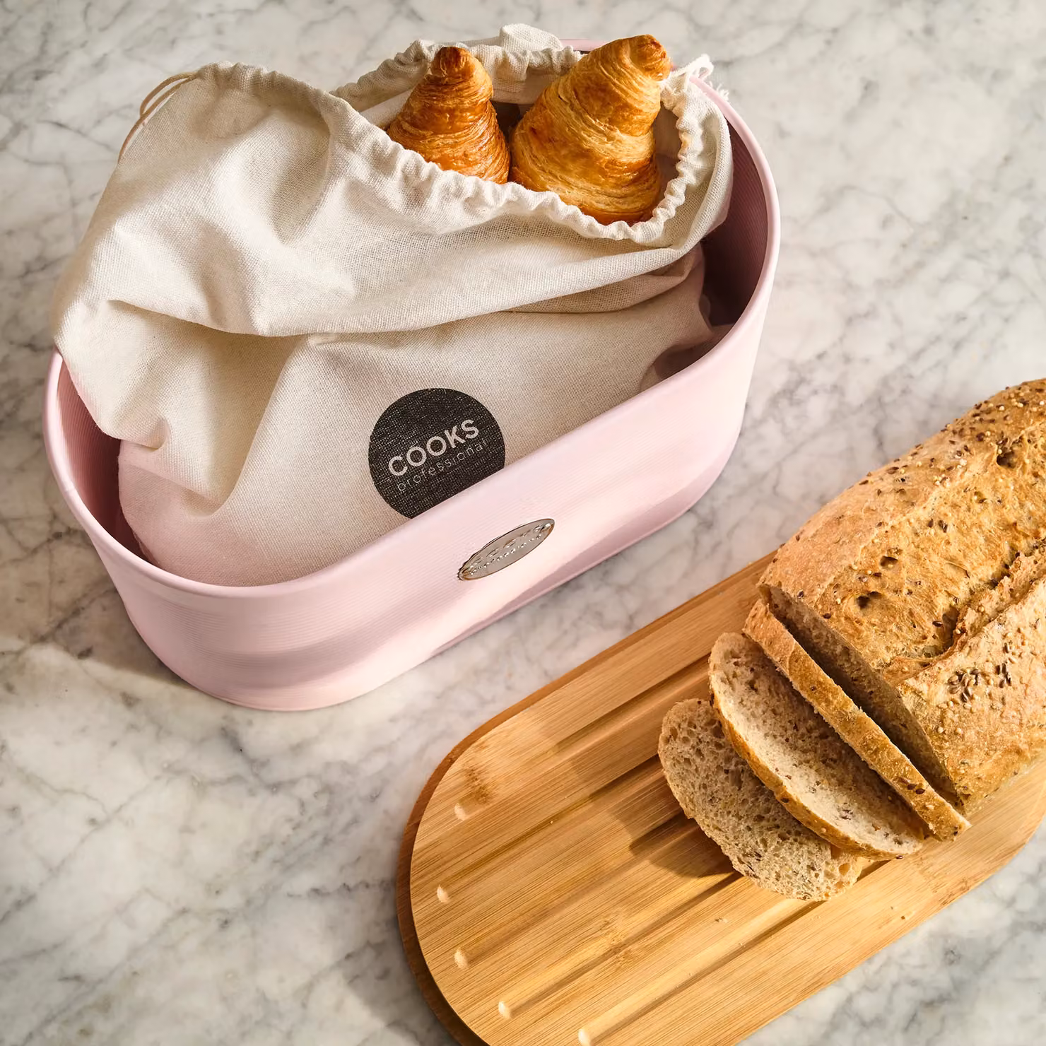 Cooks Professional Ribbed Bread Bin with Linen Bag and 2-in-1 Bamboo Cutting Board Lid, Pink and Silver – 2
