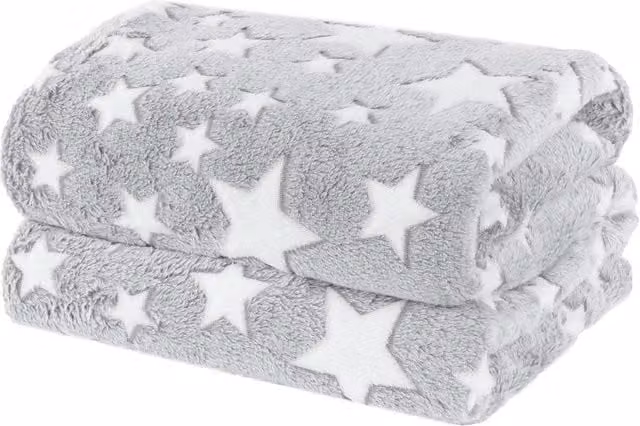 Wicked Gizmos Starry Night Glow in the Dark Fleece Blanket, Pink and Grey, W x D: 127 x 152 cm – 1