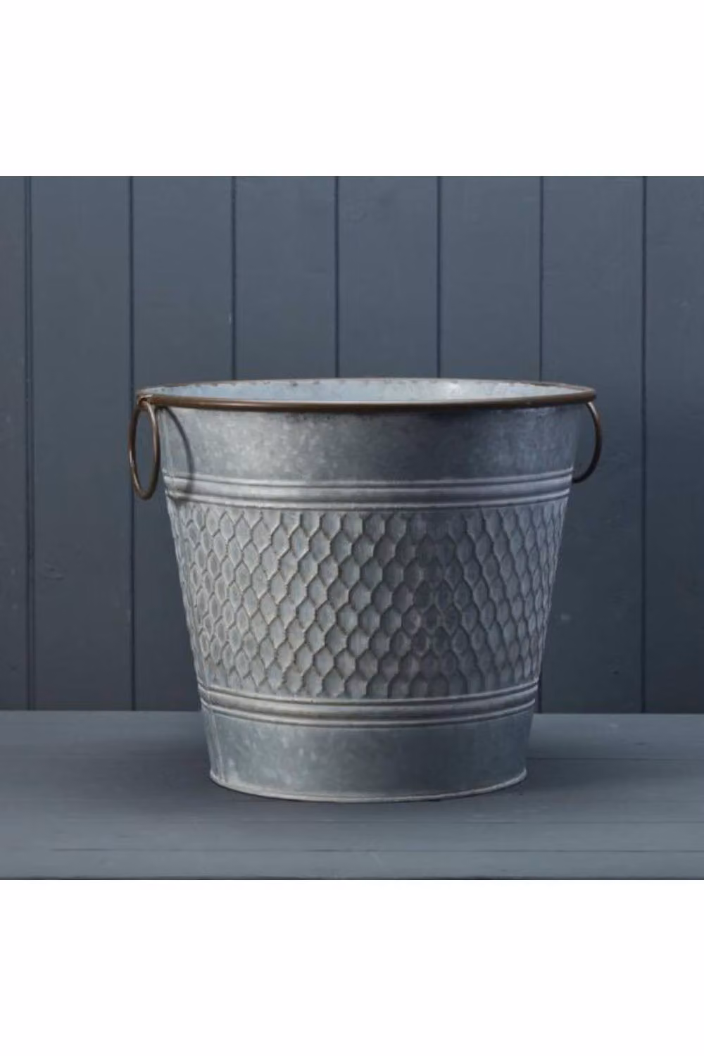 KDMD Round Zinc Honeycomb Planter in Grey – 2
