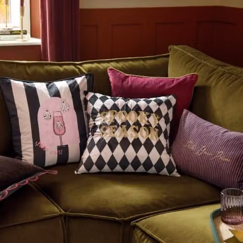 Riva Home Spooky Season Gold Velvet Halloween Cushion, W/D/H: 45 x 45 x 45 cm – 3