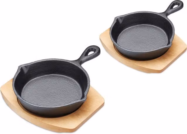 Artes Black Cast Iron Small Round Fry Pan with Board, 15 cm