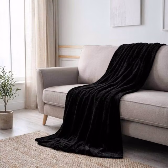 Garden Greatness Maison Ultra Soft Black Throw W/D/H: 150 x 125 x 125 cm – 1