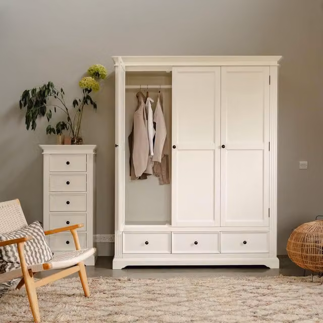 Gainsborough Triple Wardrobe in Vintage Cream with Doors and Drawers, H 200 cm x W 160 cm x D 62 cm