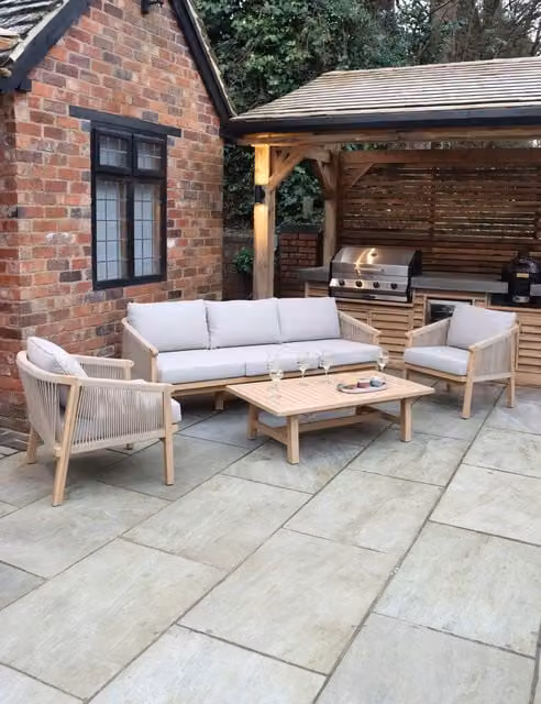 Royalcraft Roma 5 Seater Garden Sofa Set with Beige Upholstered Cushions and Acacia Wood Frame