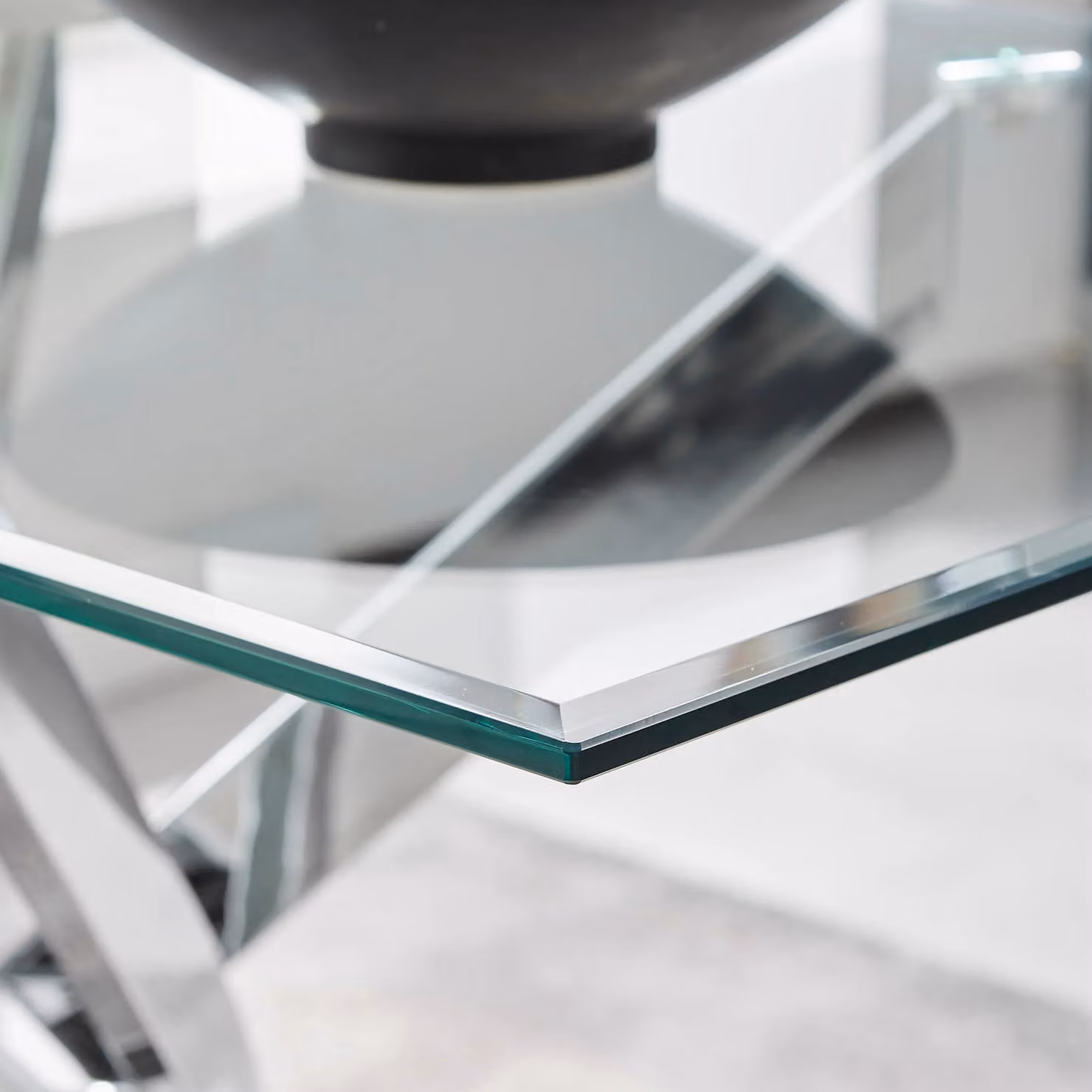 FurnitureboxUK Leonardo 6-Seater Modern Rectangular Glass and Metal Dining Table in Silver and Grey – 3