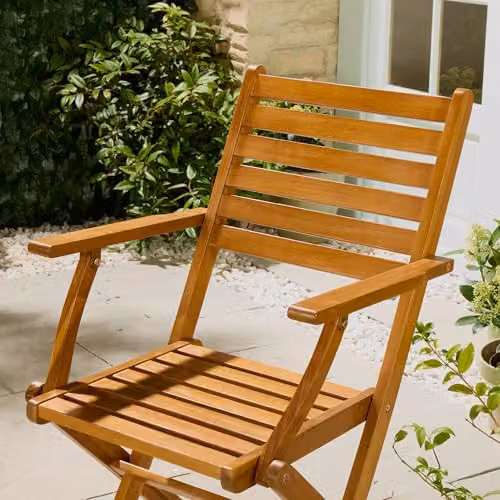 VonHaus Cannes Set of 2 Folding Acacia Wood Garden Chairs in Brown with Armrests – 2