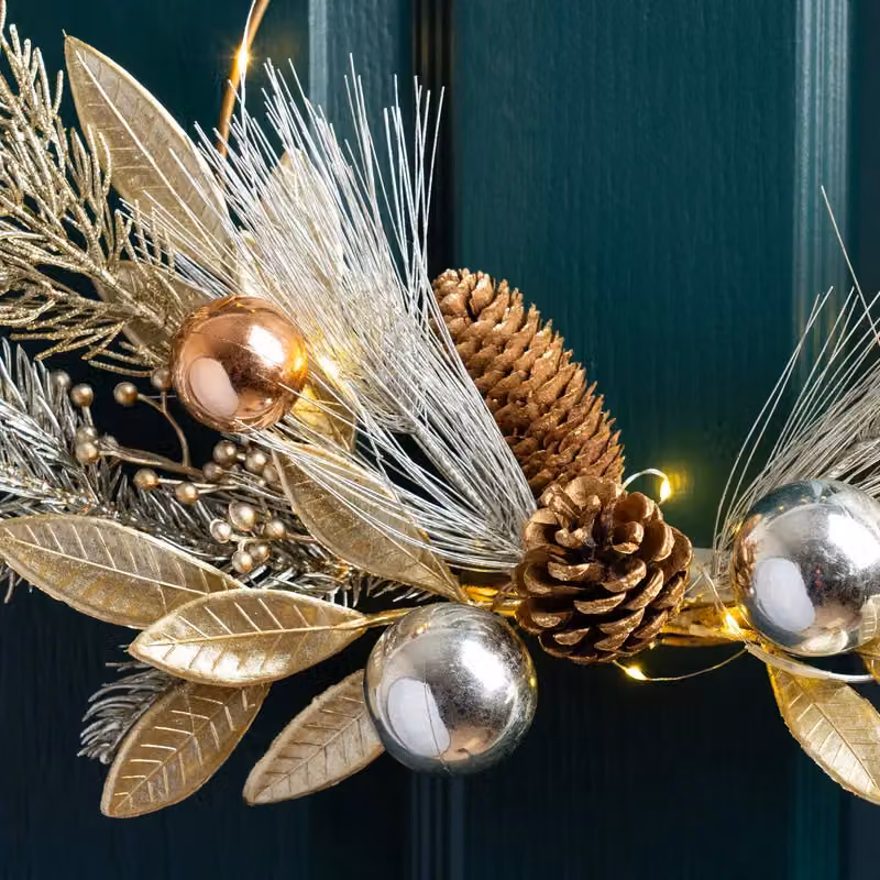 Scottish Everlastings Ltd Pre-lit Metallic Ring Christmas Wreath in Gold and Silver, Diameter: 40 cm – 3