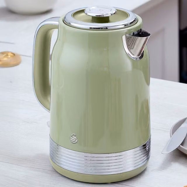 Swan Retro Revive 1.7 l Jug Kettle in Green