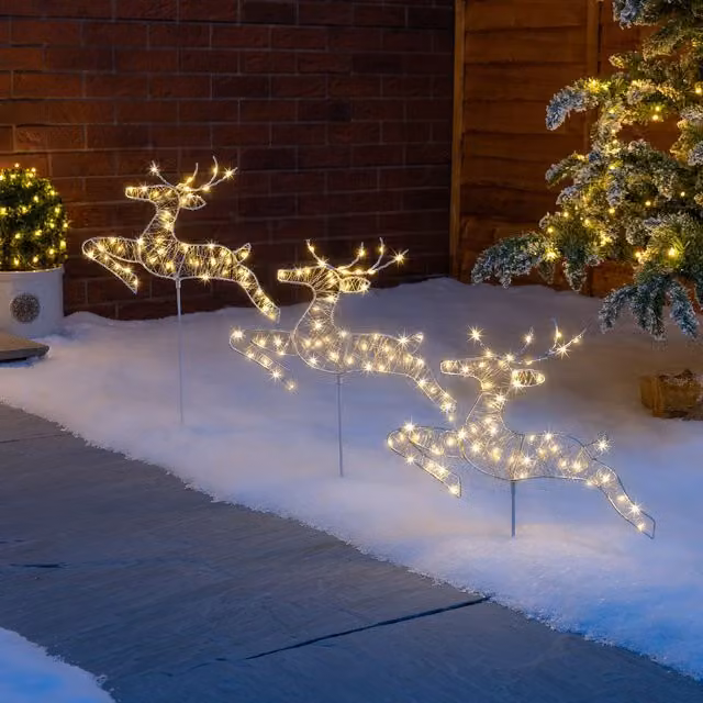 Christow Reindeer Christmas Path Lights, Set of 3 Battery Operated LED Outdoor Garden Decorations in Cream – 1