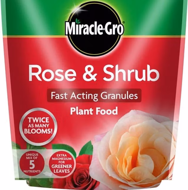 Miracle Gro Slow Release Granulate Rose and Shrub Plant Food, 750g