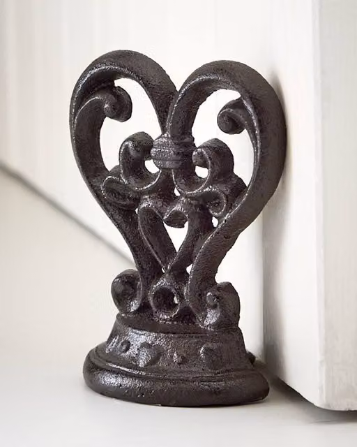 Dibor Vintage Style Antique Cast Iron Scrolled Heart Door Stopper in Brown – 1