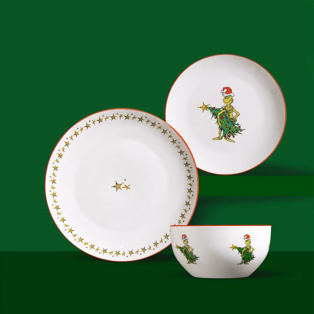 The Grinch 12-Piece Porcelain Dinner Set in White and Green with Star Border Design – 2