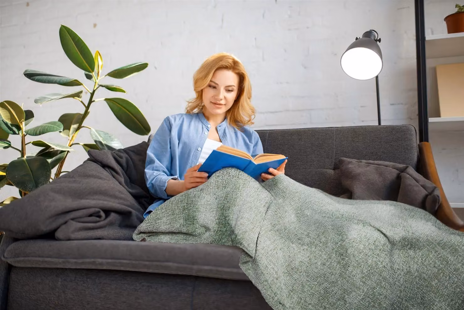 Emma Barclay Darcy Woven Tassel Throw Blanket in Green, W/D: 130 x 150 cm – 3
