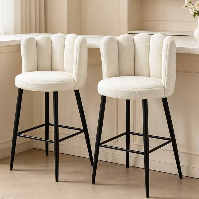 ERGOVEXA Set of 2 Curved Boucle Shell Bar Stools in Cream
