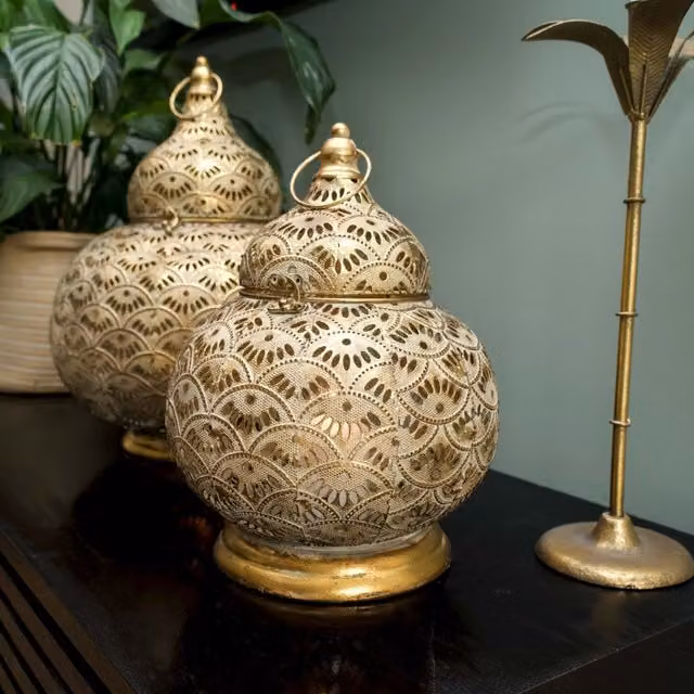Madison & Mayfair Small Gold Lantern with Intricate Detailing, W/D/H: 25.5 x 25.5 x 33.0 cm