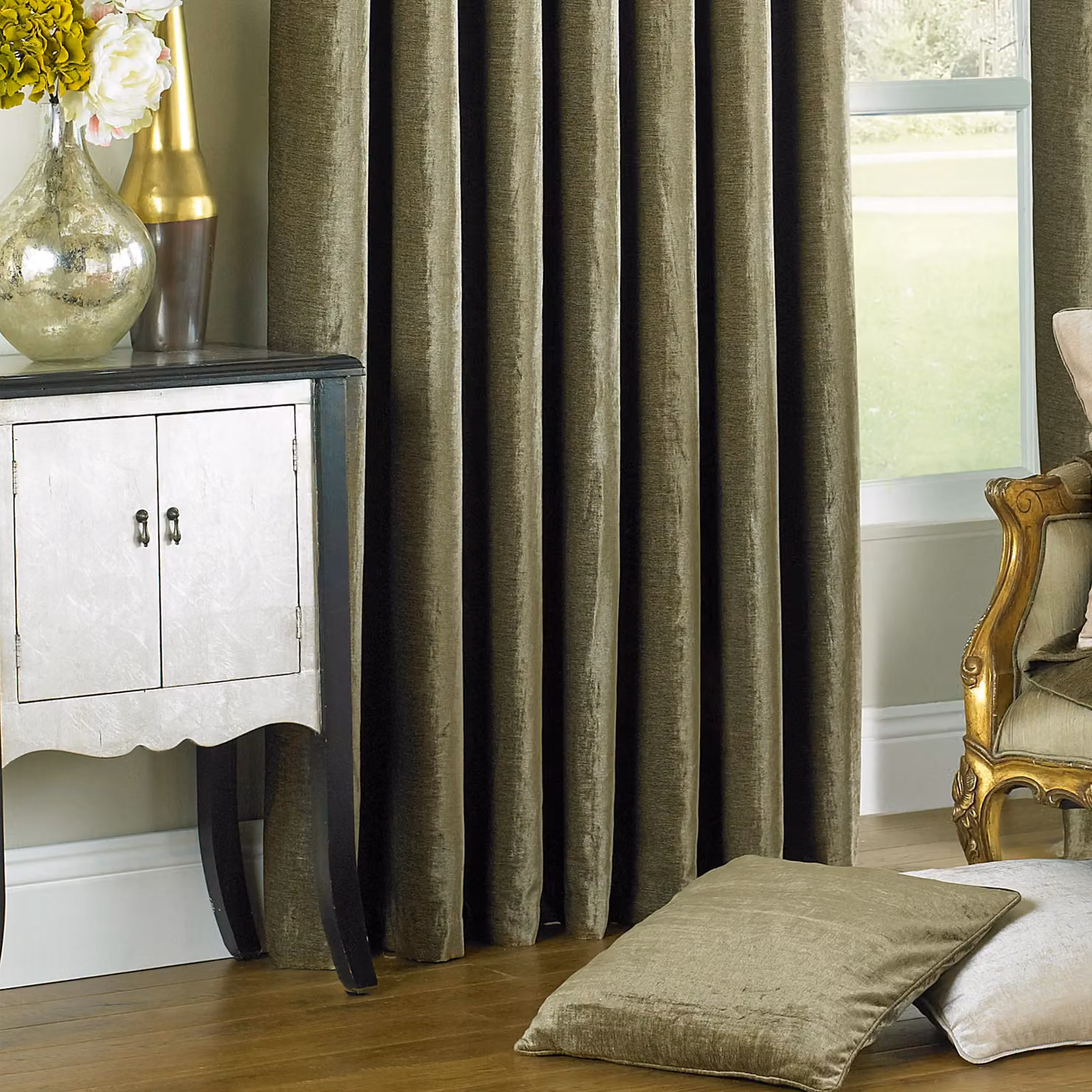 Paoletti Wellesley Brown Velvet Eyelet Curtains, Width: 168 cm, Drop: 229 cm – 3