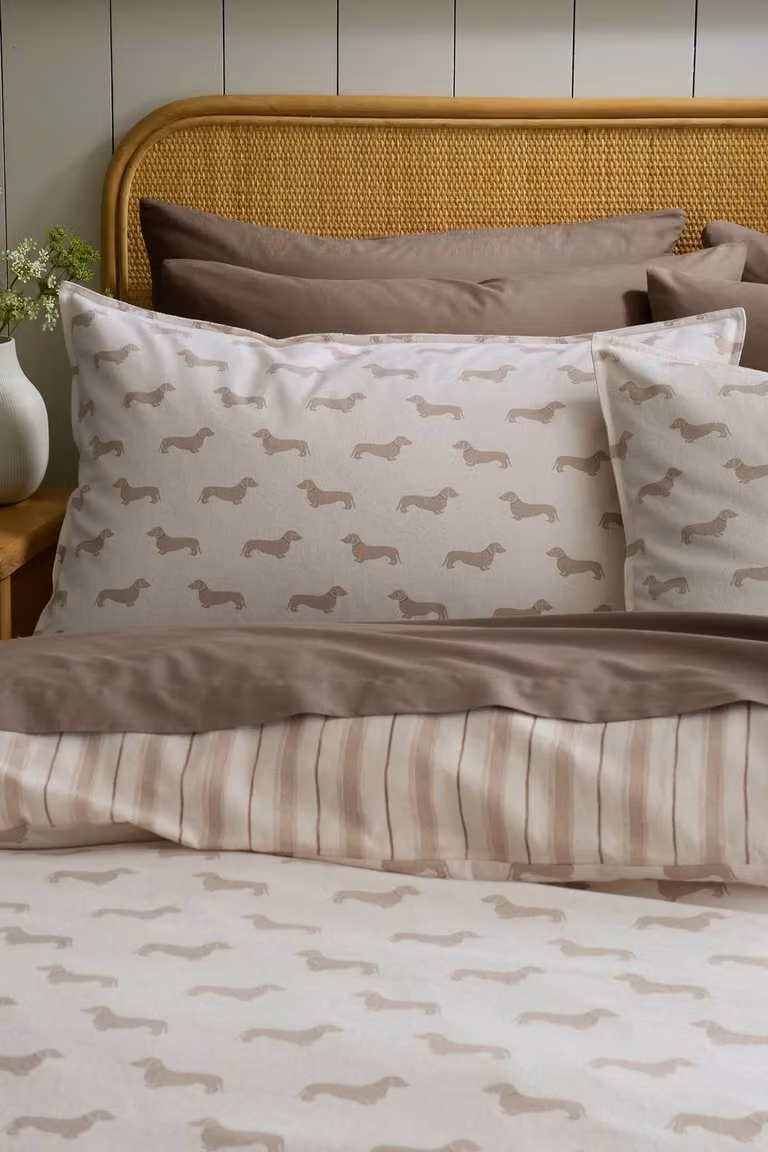Emily Bond Brushed Peggy Dachshund Reversible Cotton Duvet Cover Set in Cream and Beige, W/H: 200 x 200 cm