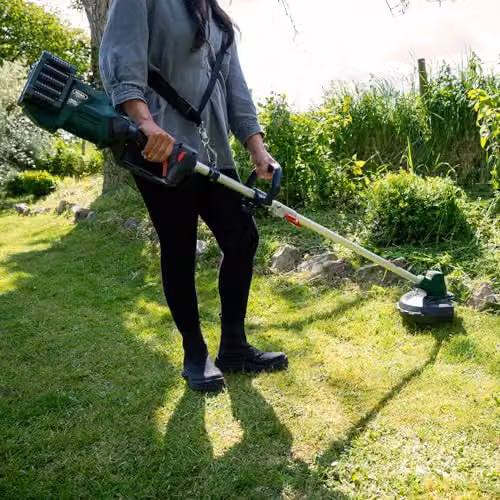 Webb 40V (2 x 20V) 30cm Brushless Trimmer and Brushcutter in Green with 2 x 4Ah Batteries and Charger – 5