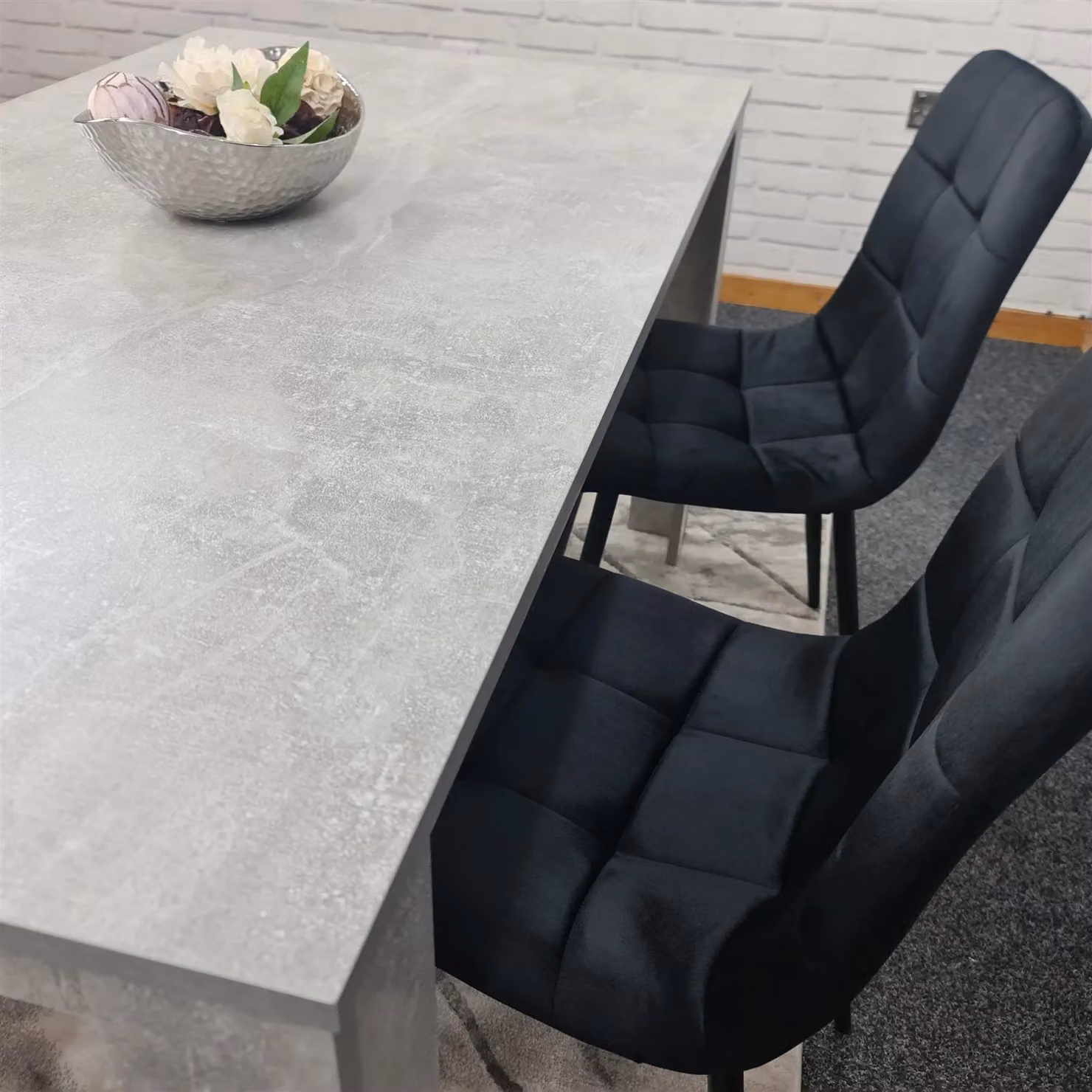 Kosy Koala Modern Dining Room Furniture Set featuring a Brown Rectangular Table, 2 Black Velvet Chairs and 1 Bench in Grey – 6