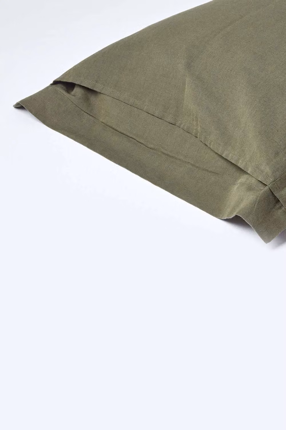 Homescapes Luxury Linen and Combed Cotton Oxford Pillowcase in Khaki Green – 3