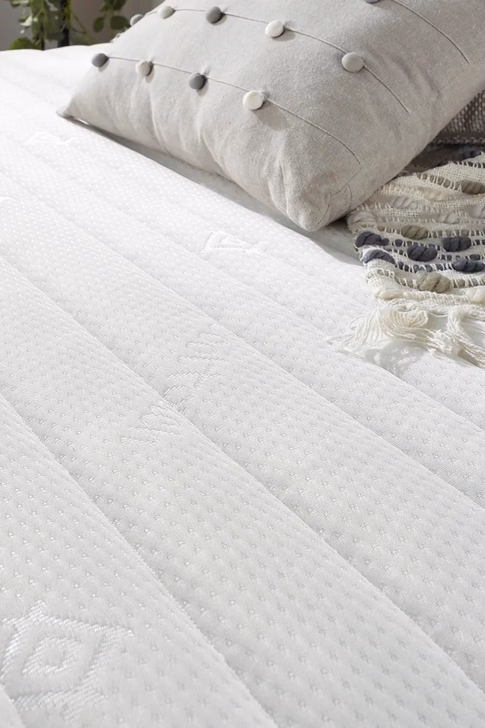 Aspire Pocket+ 1000 Small Single Mattress in White with Pocket Springs and Temperature Regulation – 3
