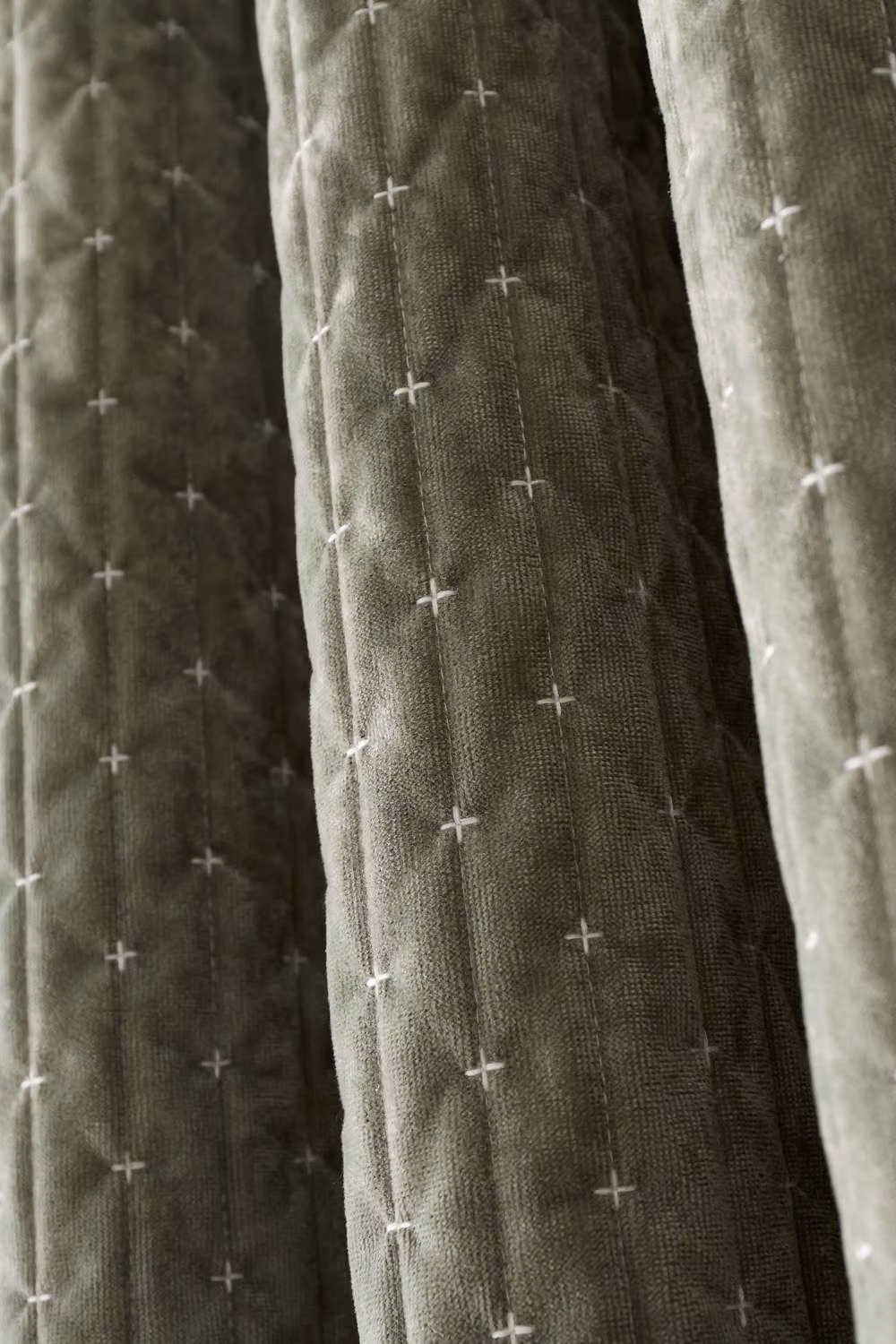 Bianca Attica Velvet Blackout Eyelet Curtains in Green, Width: 168 cm, Drop: 229 cm – 4
