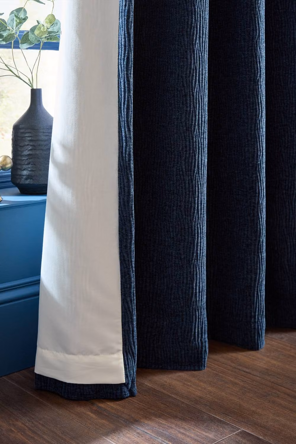 Catherine Lansfield Crinkle Chenille Lined Eyelet Curtains in Blue, W: 117 cm, Drop: 183 cm – 3