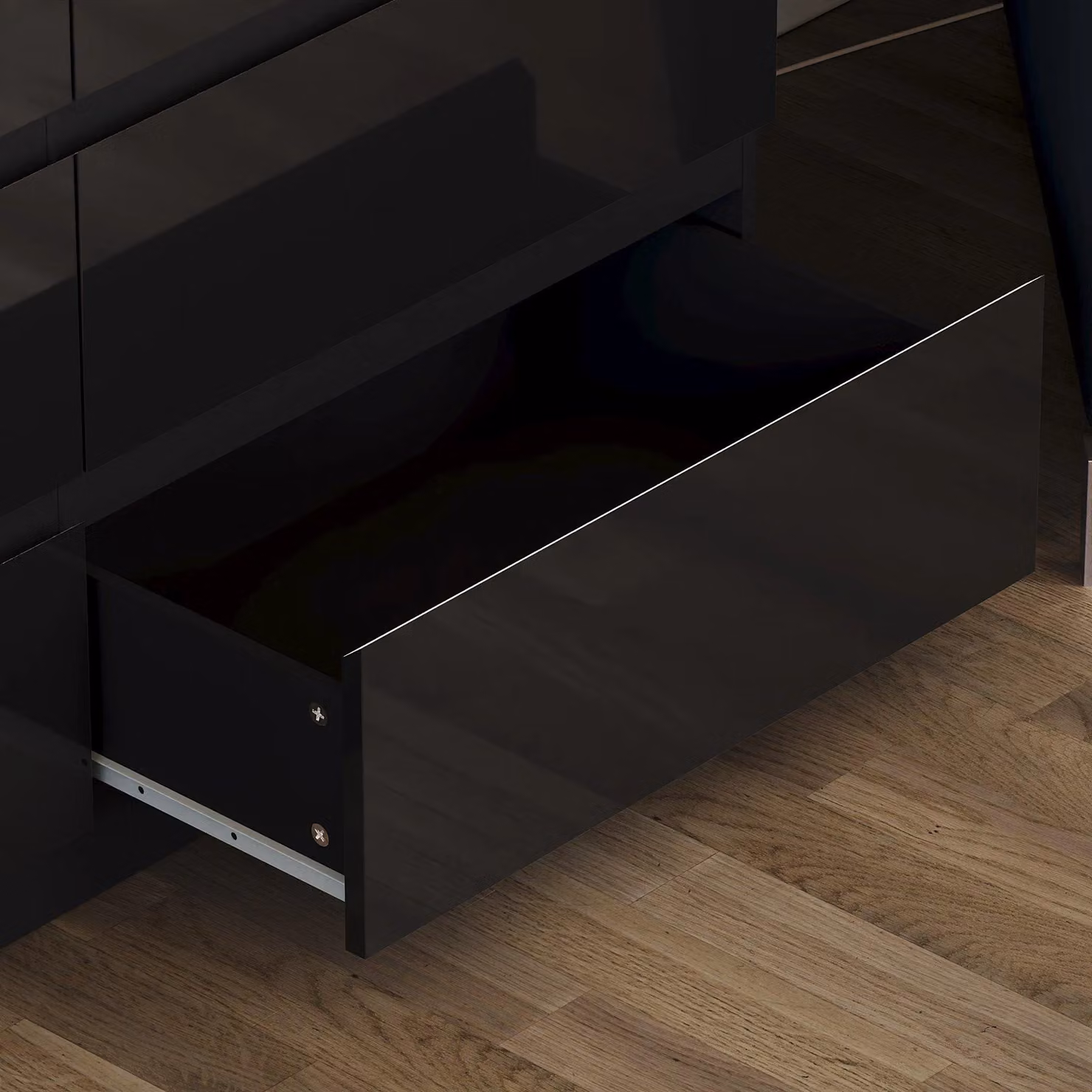 Vida Designs Glinton Gloss 8 Drawer Chest of Drawers in Black – 5