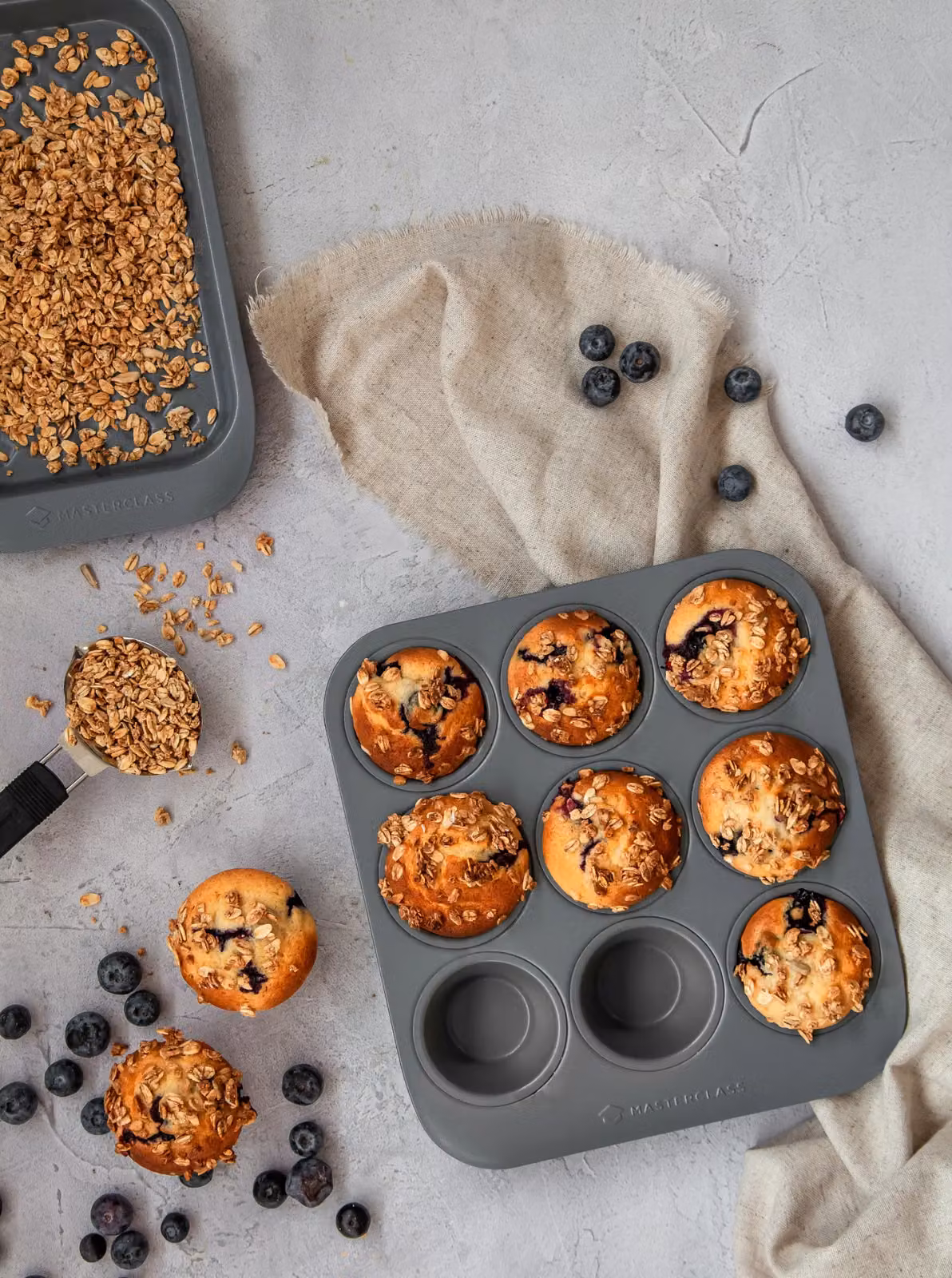 MasterClass Smart Ceramic Non-Stick 9 Hole Muffin Tray, Carbon Steel, Grey, W: 24 cm, D: 22 cm – 3