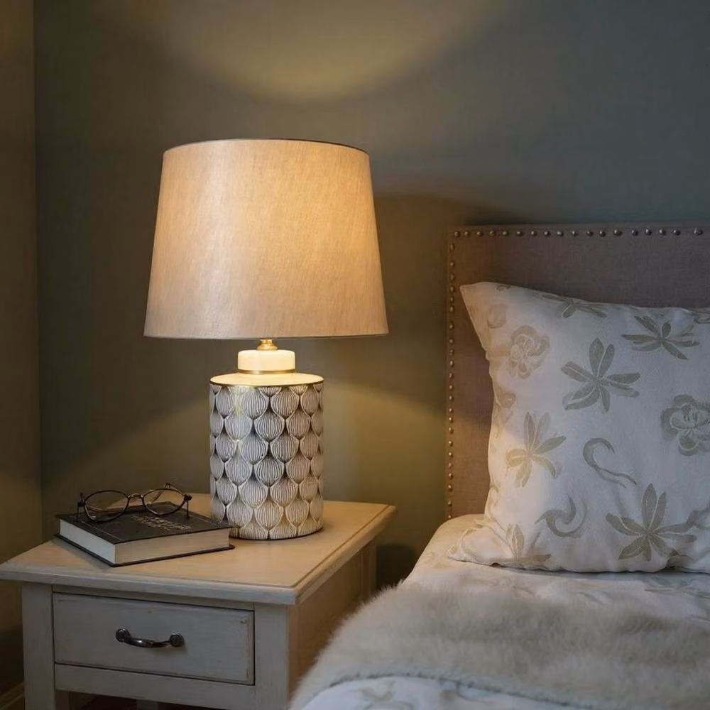 Minster Ceramic Tabletop Lamp and Shade in Brown and Beige, W/D/H: 43 x 33 x 65 cm – 4