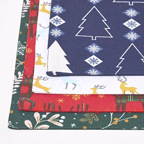 Homescapes Festive Forest Green Christmas Placemats, Set of 4, 100% Cotton – 4