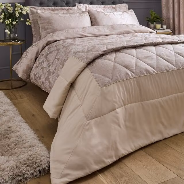 Catherine Lansfield Damask Jacquard Bedspread in Gold and Beige, W: 240 cm x D: 260 cm