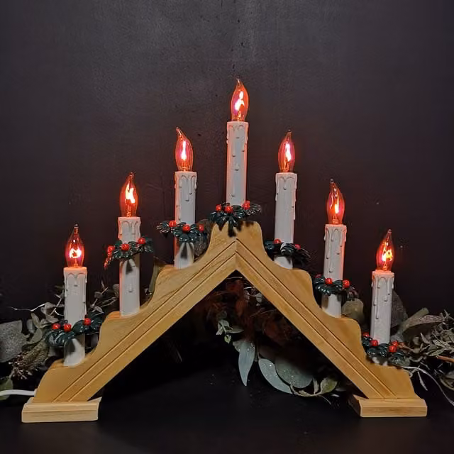 Samuel Alexander Premier Christmas Candlebridge with 7 Flickering Bulbs in Brown Light Wood Finish, Mains Operated, 40 cm