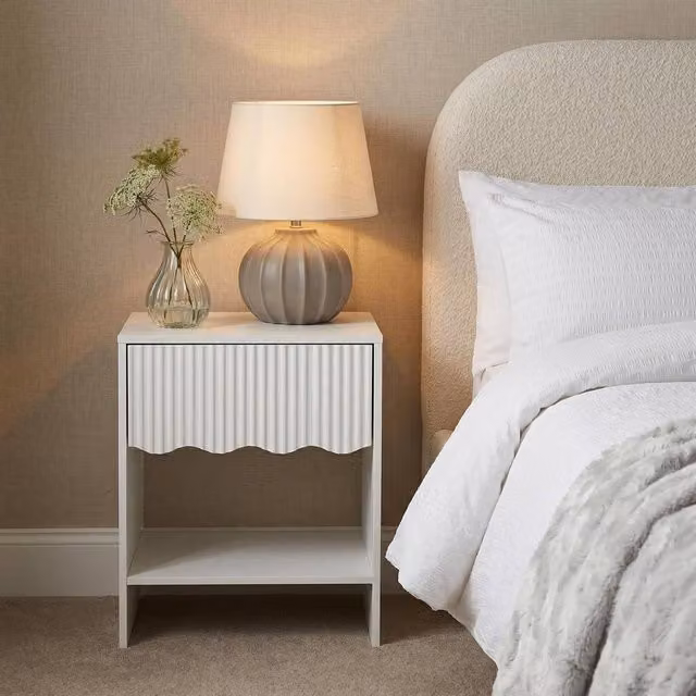 OHS Scallop Ribbed Bedside Table with 1 Drawer, White
